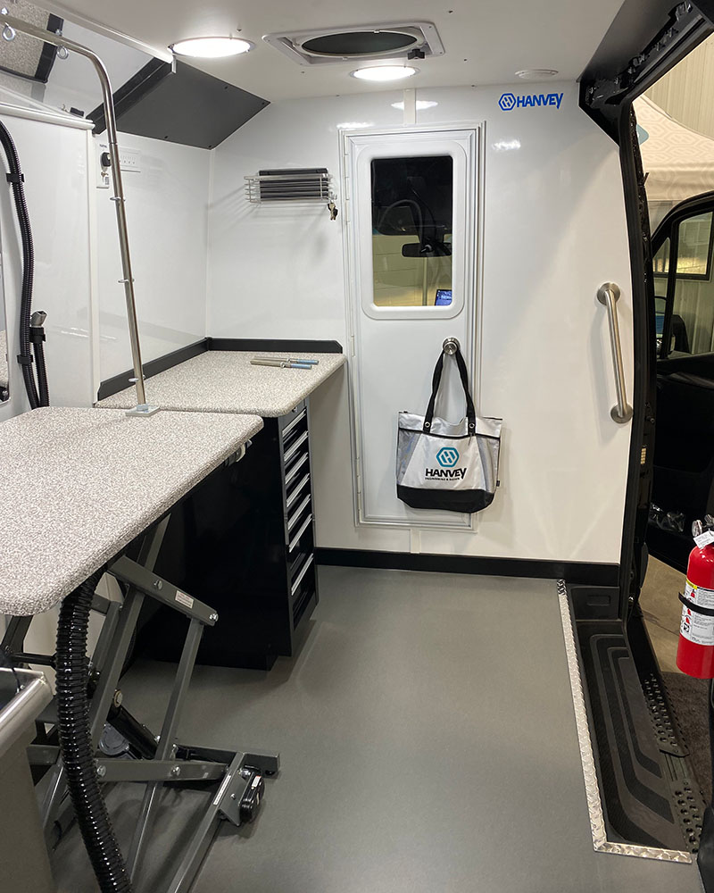 Overland Park Mobile Grooming Table